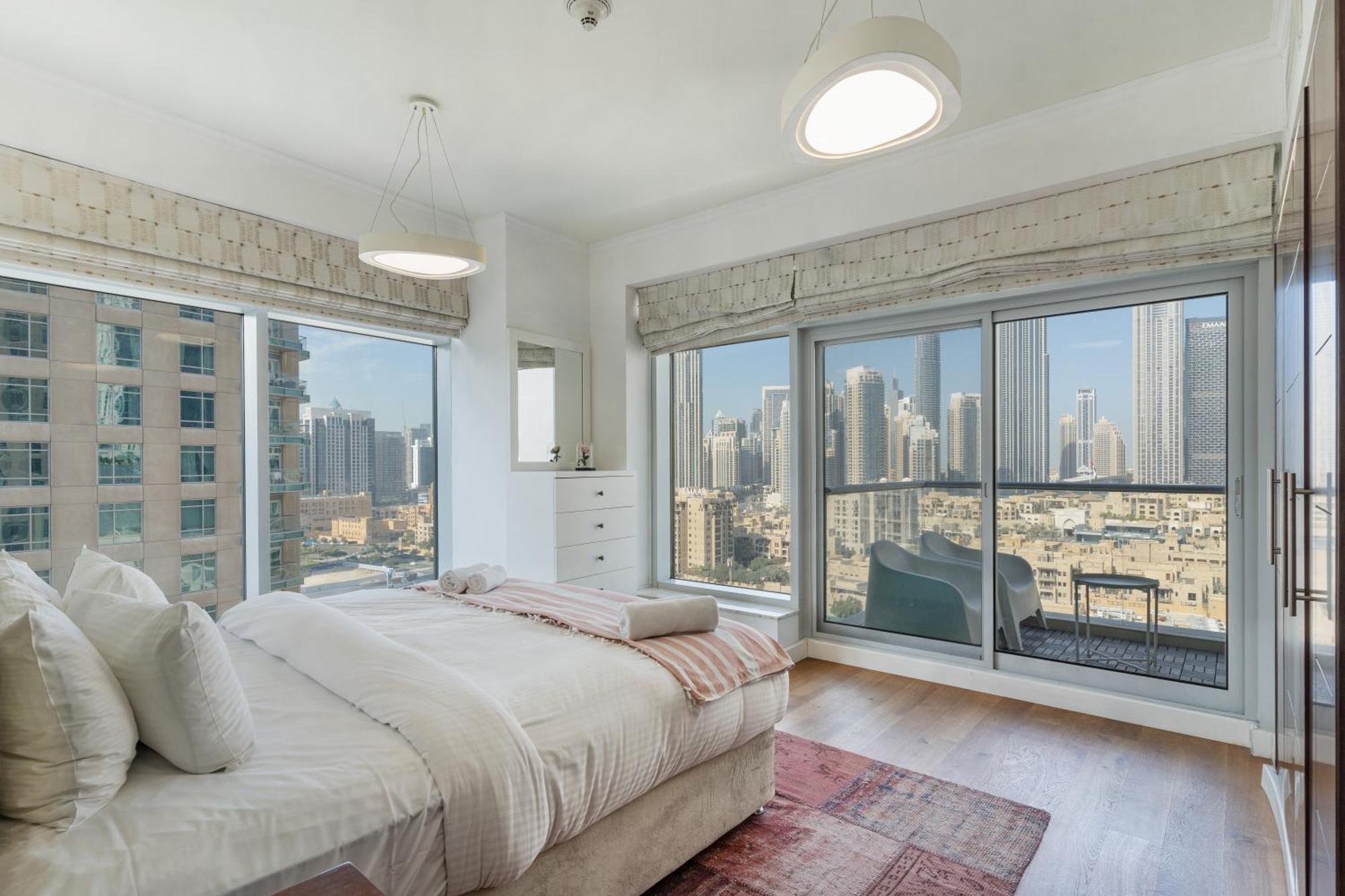 Chic 2Br Apartment, Prime Location Near Dubai Mall - Allsopp&Allsopp Exterior photo